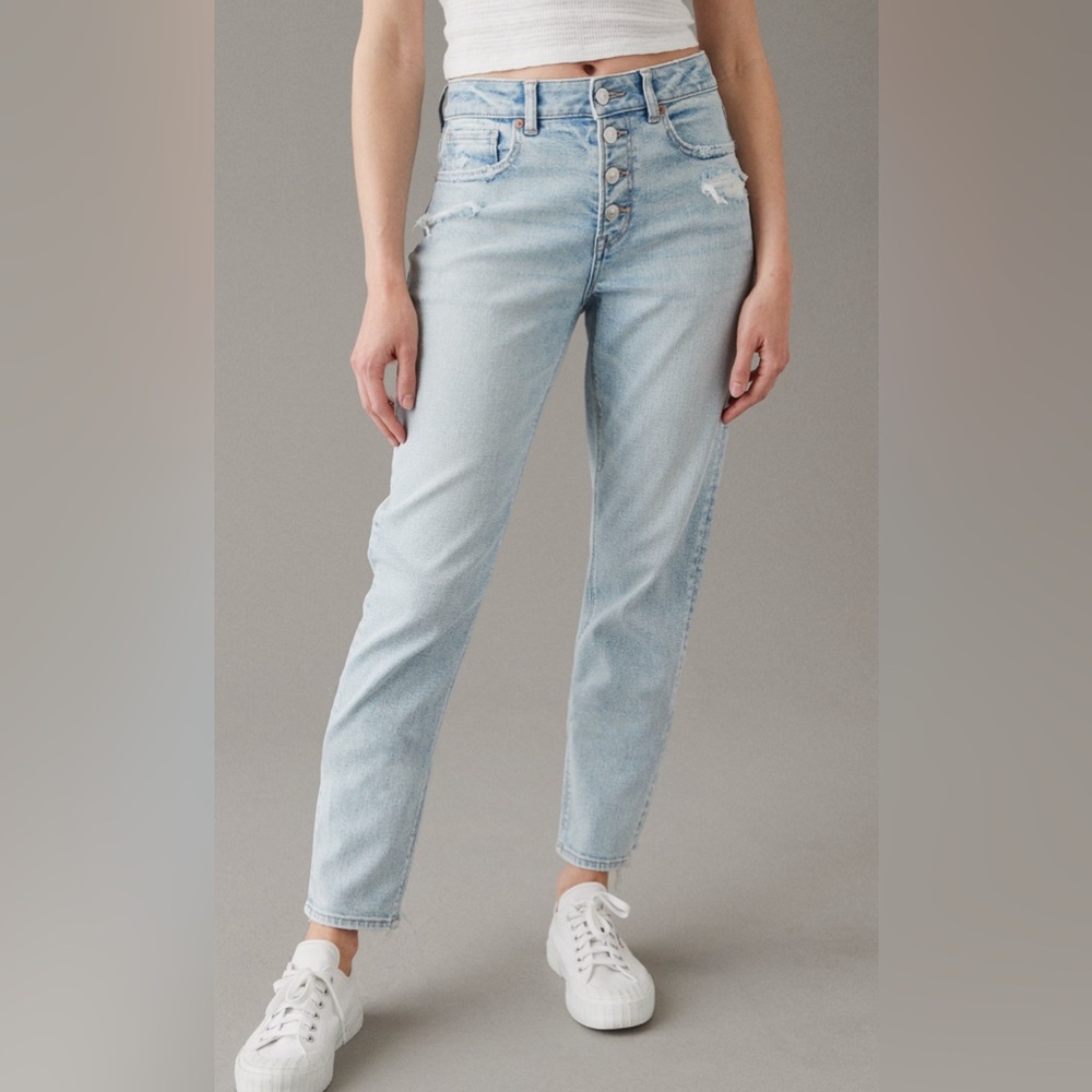 NWOT American Eagle Size 2 Mom Jean